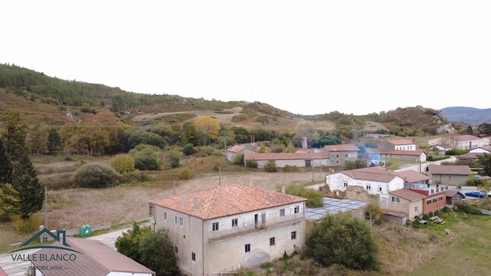 8 bedroom Business for sale in Valle de Valdebezana - € 159,000 (Ref: 9369028)
