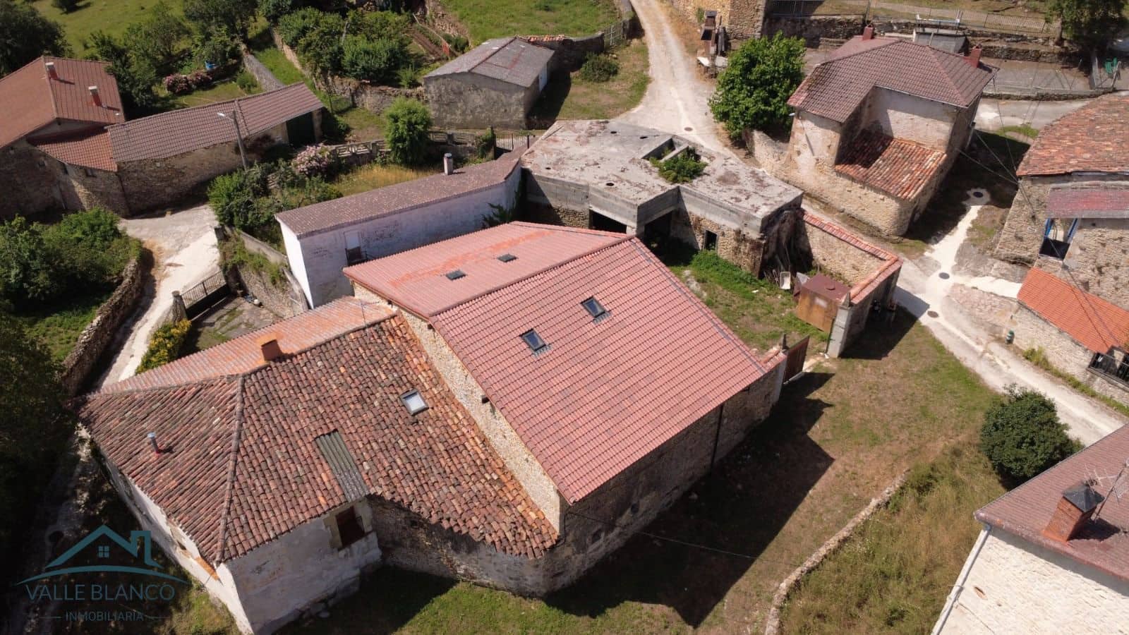 Dom blizniak na sprzedaż w Merindad de Valdeporres - 120 000 € (Ref: 9369029)