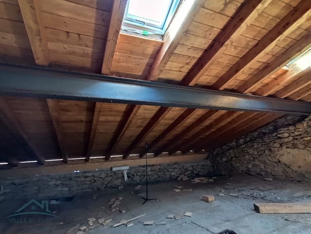 Halfvrijstaande villa te koop in Merindad de Valdeporres - € 120.000 (Ref: 9369029)