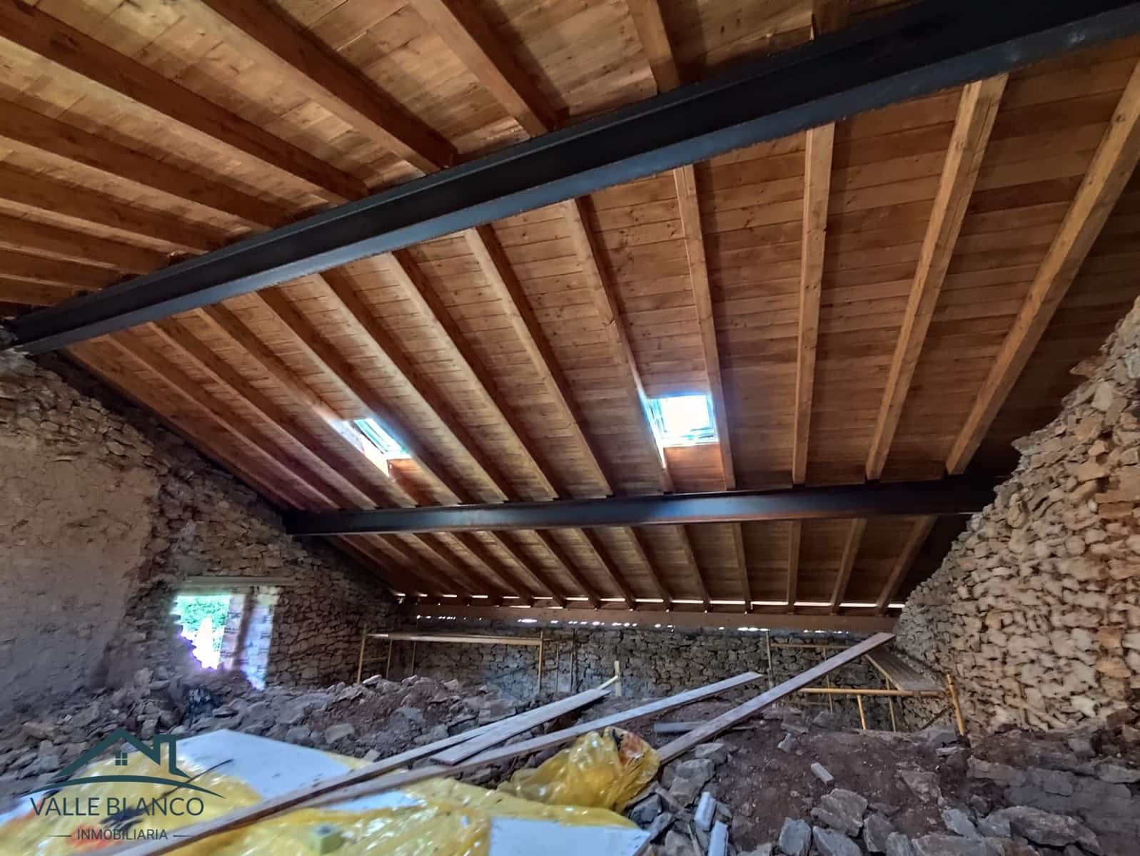 Dom blizniak na sprzedaż w Merindad de Valdeporres - 120 000 € (Ref: 9369029)