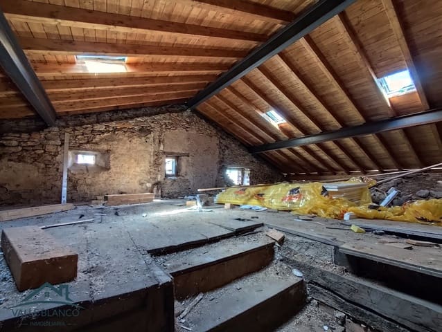 Halfvrijstaande villa te koop in Merindad de Valdeporres - € 120.000 (Ref: 9369029)