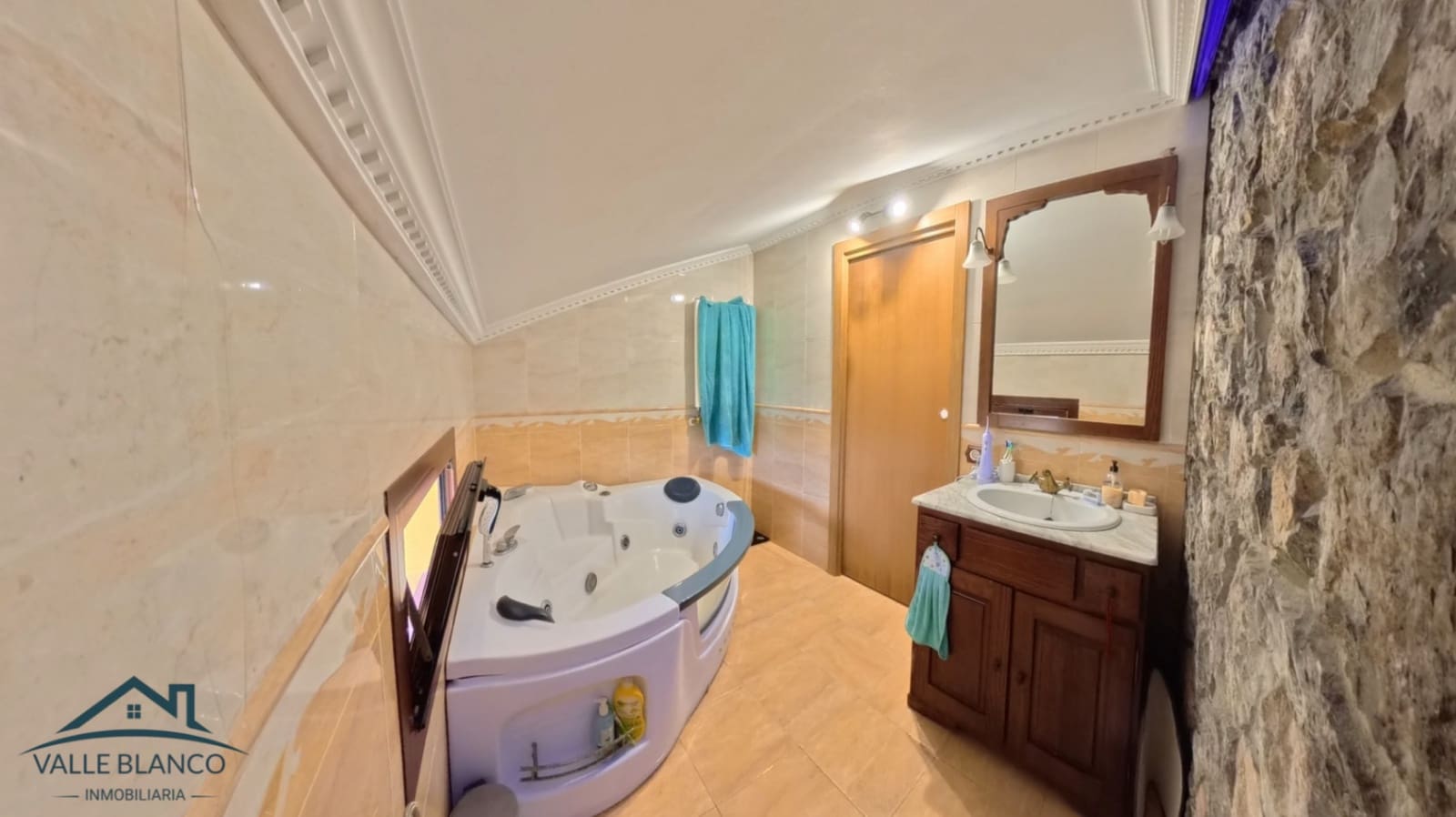 6 sypialnia Finka/Dom wiejski na sprzedaż w Santa Maria de Cayon - 370 000 € (Ref: 9402702)