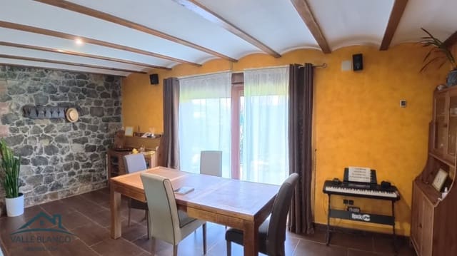 6 bedroom Finca/Country House for sale in Santa María de Cayón - € 370,000 (Ref: 9402702)