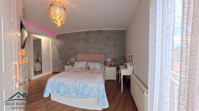 5 chambre Appartement à vendre à Torrelavega - 385 000 € (Ref: 9413525)