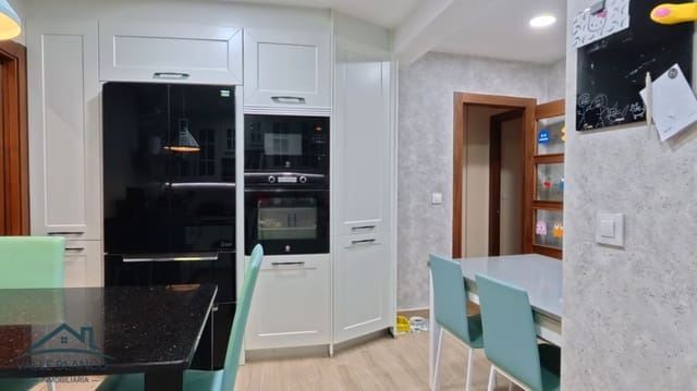 5 chambre Appartement à vendre à Torrelavega - 385 000 € (Ref: 9413525)