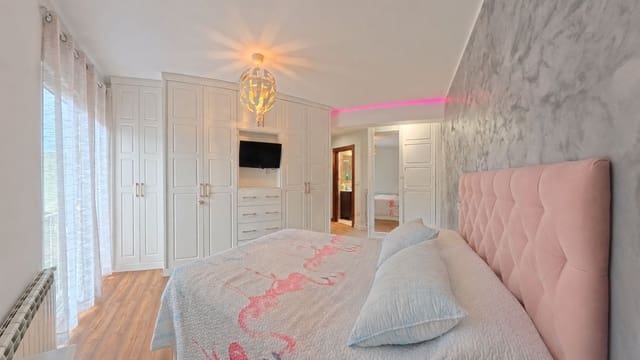 Piso de 5 habitaciones en Torrelavega en venta - 375.000 € (Ref: 9413525)