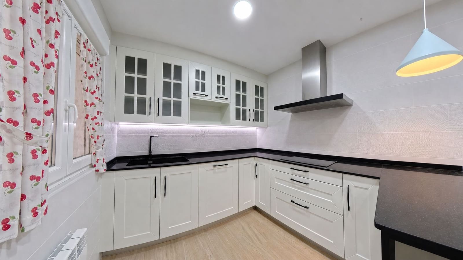 Piso de 5 habitaciones en Torrelavega en venta - 375.000 € (Ref: 9413525)