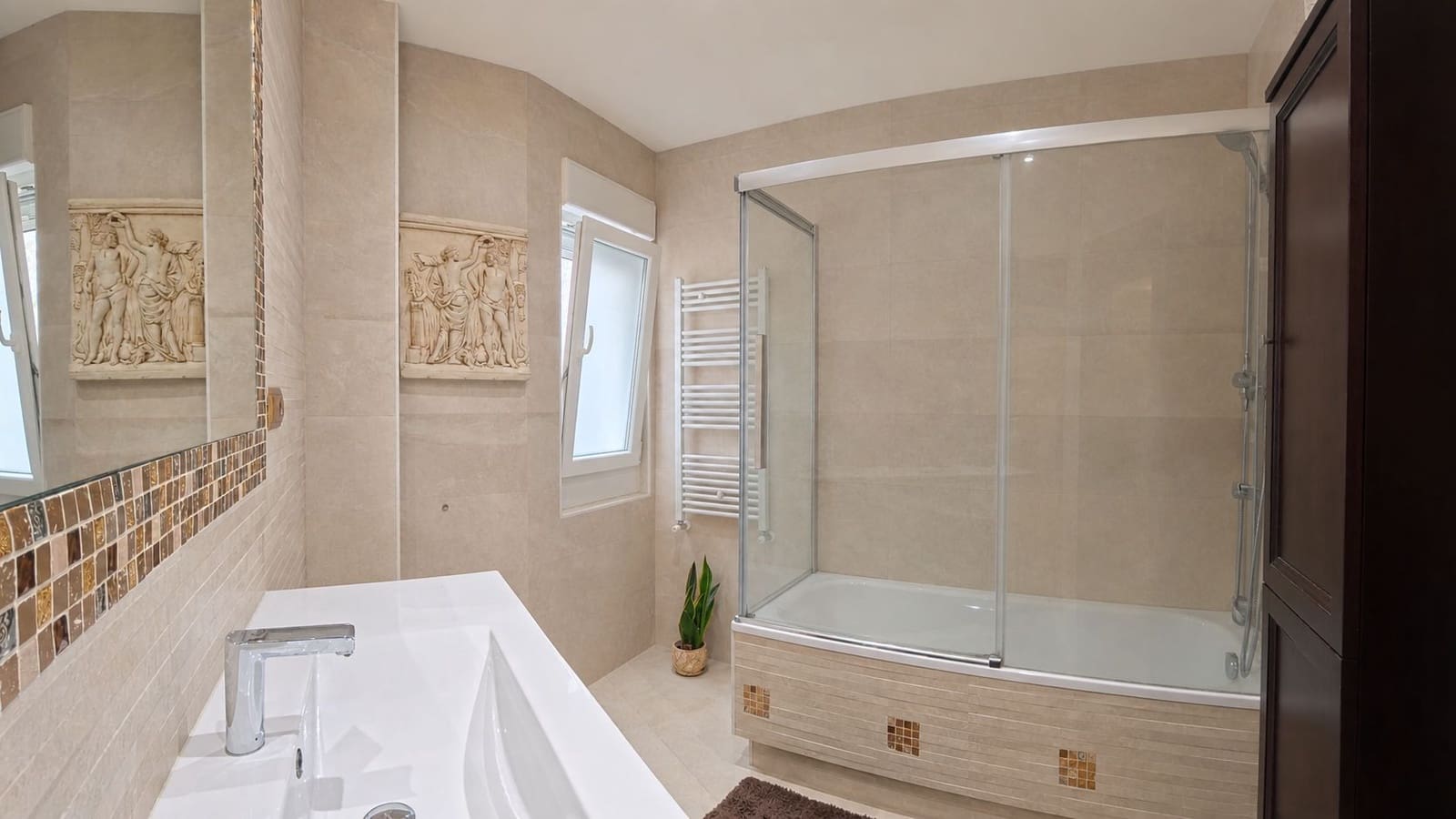 Piso de 5 habitaciones en Torrelavega en venta - 375.000 € (Ref: 9413525)