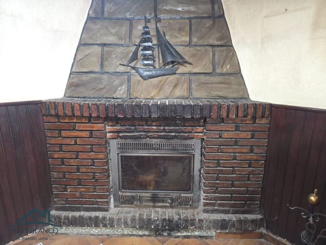 6 bedroom Finca/Country House for sale in Valle de Valdebezana - € 195,000 (Ref: 9419399)