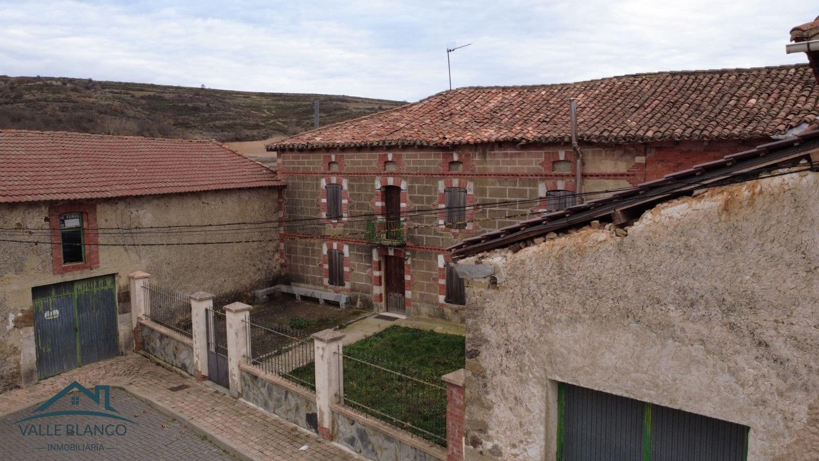 5 soverom Hus til salgs i Valle de Valdelucio - € 65 000 (Ref: 9496934)