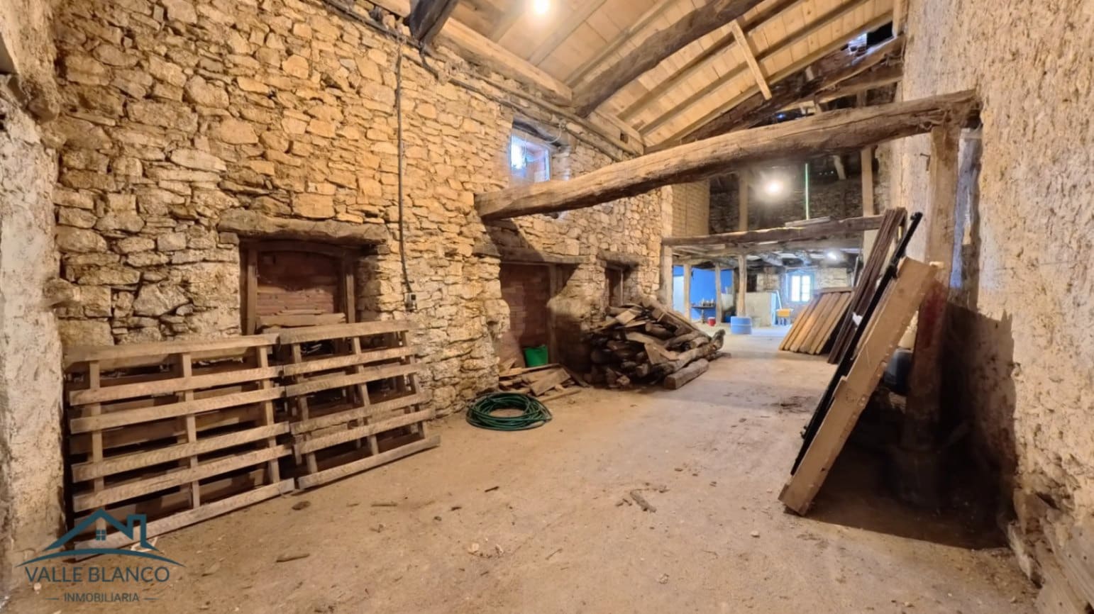 5 soverom Hus til salgs i Valle de Valdelucio - € 65 000 (Ref: 9496934)