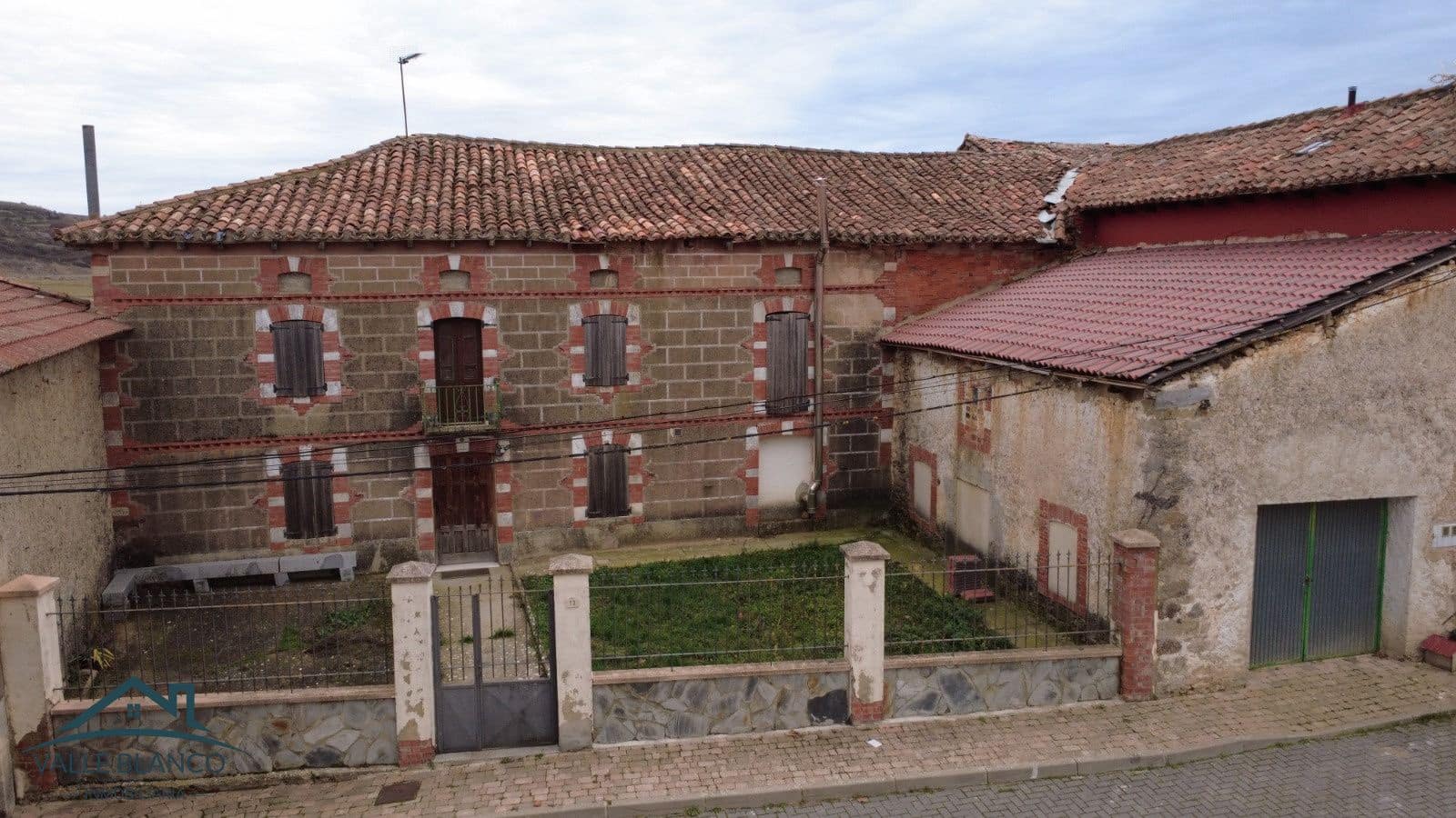 5 soverom Hus til salgs i Valle de Valdelucio - € 65 000 (Ref: 9496934)