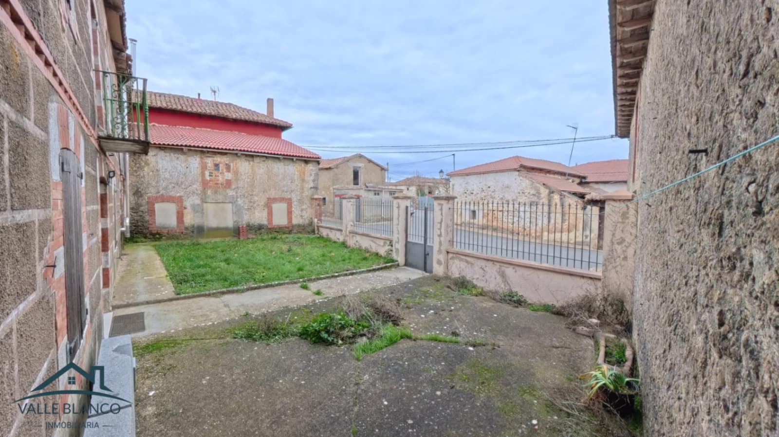 5 soverom Hus til salgs i Valle de Valdelucio - € 65 000 (Ref: 9496934)