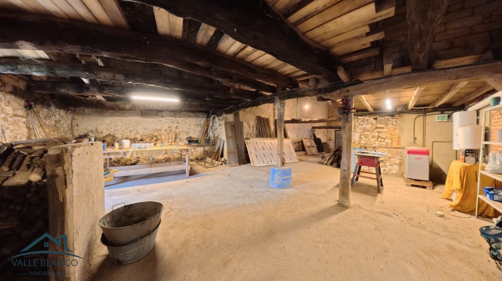 5 soverom Hus til salgs i Valle de Valdelucio - € 65 000 (Ref: 9496934)