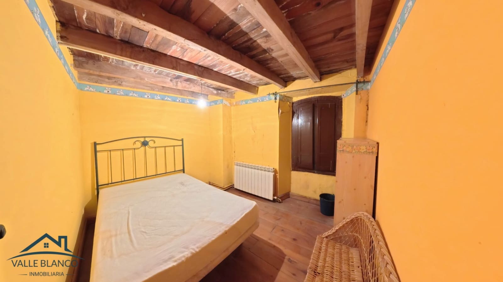 5 soverom Hus til salgs i Valle de Valdelucio - € 65 000 (Ref: 9496934)