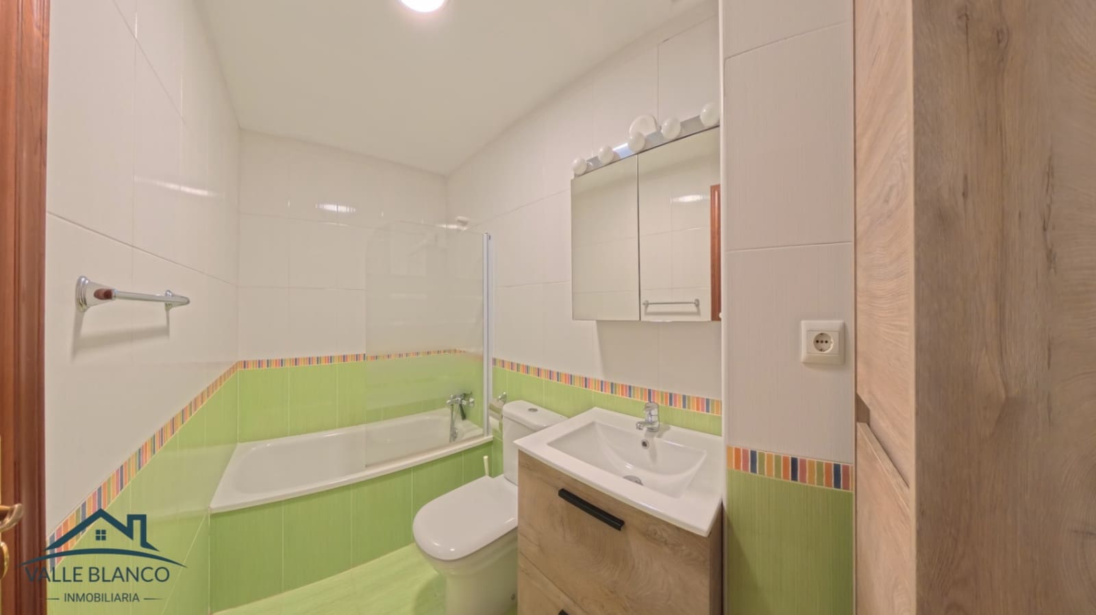 2 bedroom Flat for sale in Reinosa with garage - € 129,900 (Ref: 9535083)