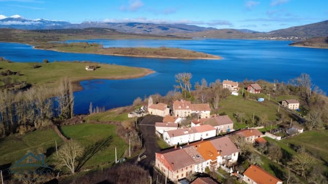 Haus zu verkaufen in Las Rozas de Valdearrollo - 149.000 € (Ref: 9537067)