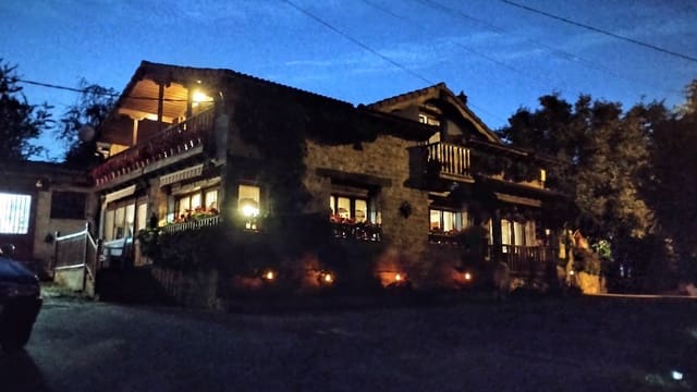 4 soverom Villa til salgs i Hermandad de Campoo de Suso med svømmebasseng garasje - € 489 000 (Ref: 9603547)