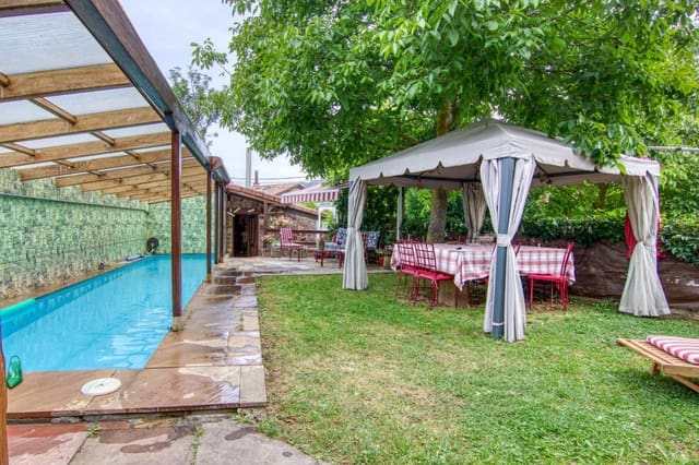 4 soverom Villa til salgs i Hermandad de Campoo de Suso med svømmebasseng garasje - € 489 000 (Ref: 9603547)