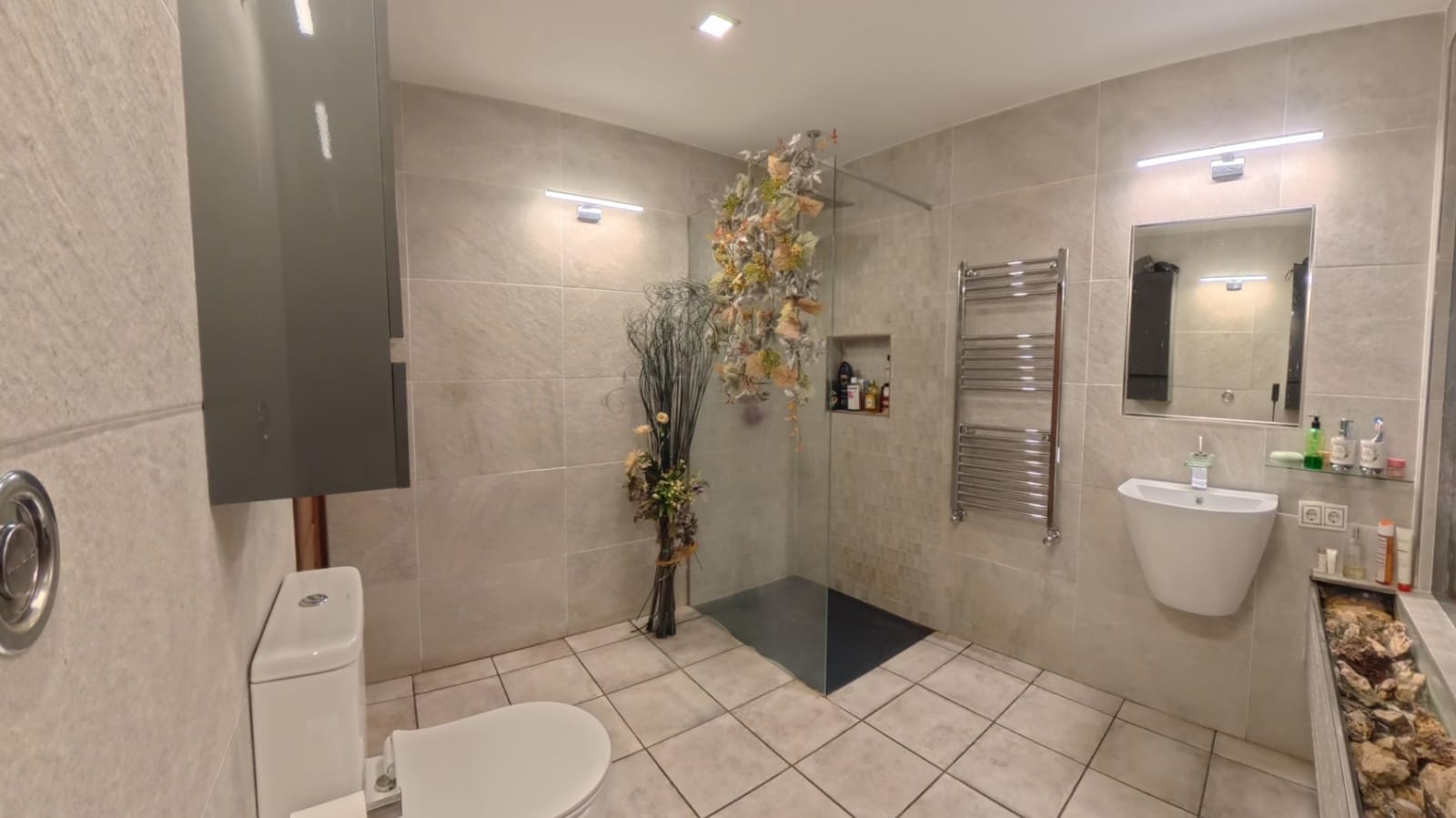 4 bedroom Villa for sale in Hermandad de Campoo de Suso with pool garage - € 489,000 (Ref: 9603547)