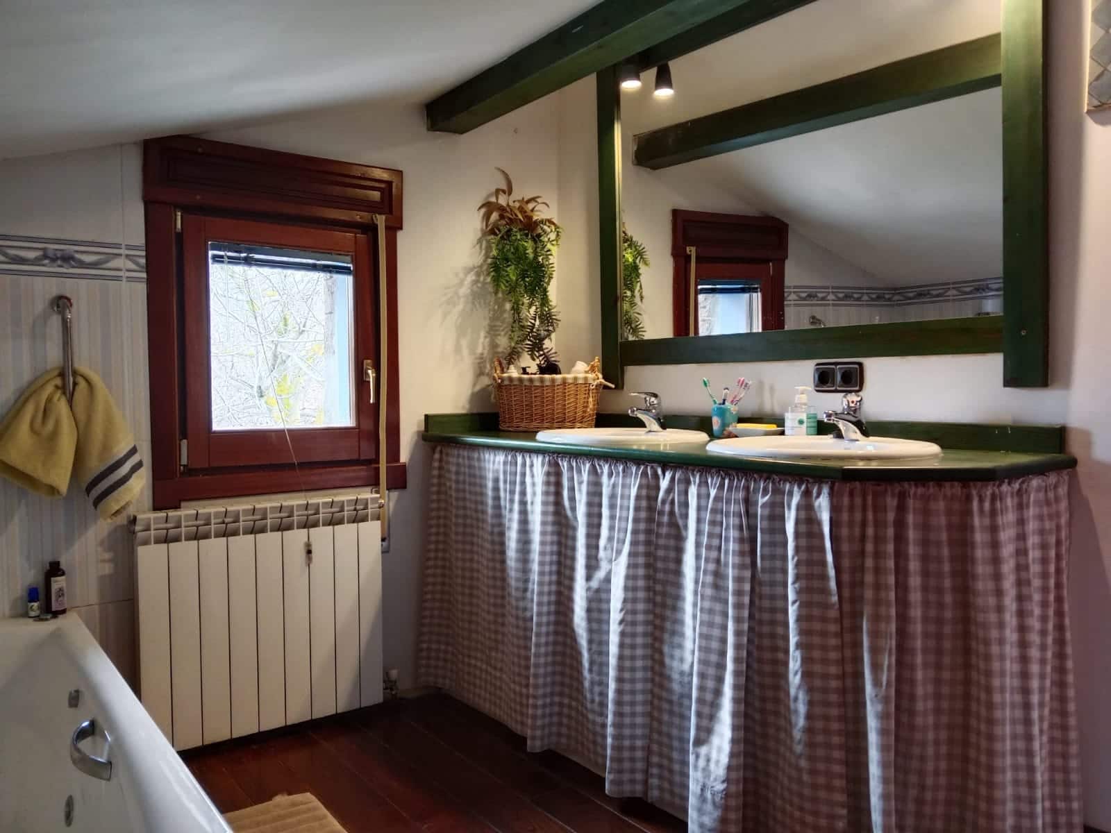 4 Zimmer Villa zu verkaufen in Hermandad de Campoo de Suso mit Pool Garage - 489.000 € (Ref: 9603547)