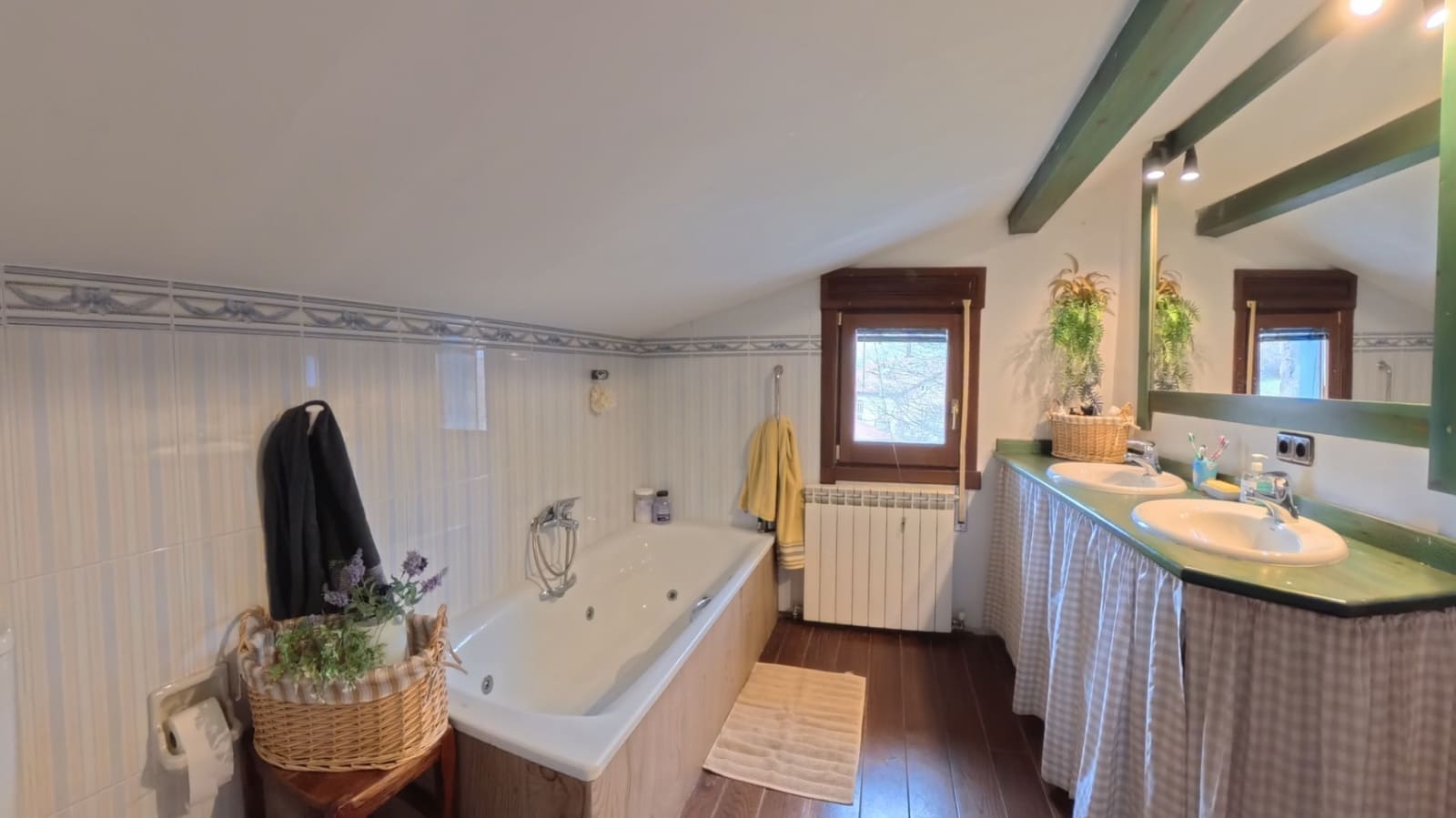 4 Zimmer Villa zu verkaufen in Hermandad de Campoo de Suso mit Pool Garage - 489.000 € (Ref: 9603547)