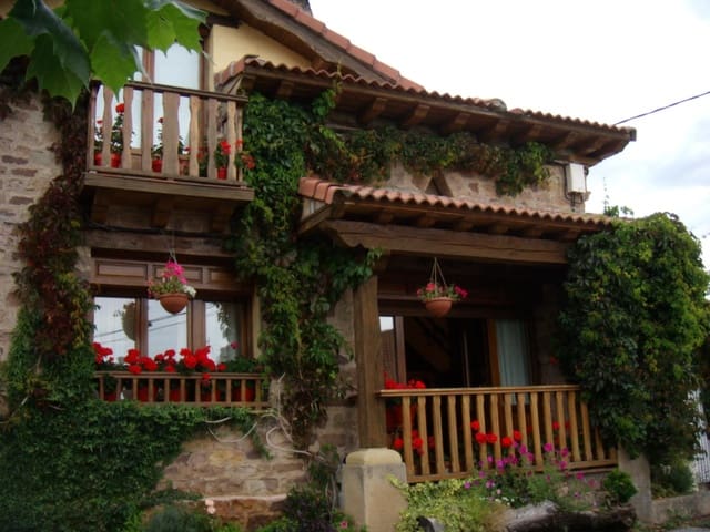 4 slaapkamer Villa te koop in Hermandad de Campoo de Suso met zwembad garage - € 489.000 (Ref: 9603547)
