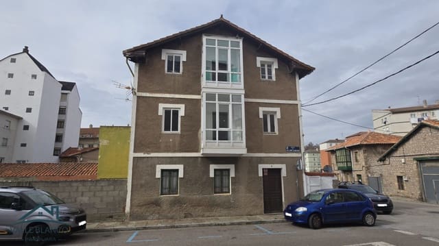 Apartamento de 9 habitaciones en Reinosa en venta - 126.000 € (Ref: 9729534)