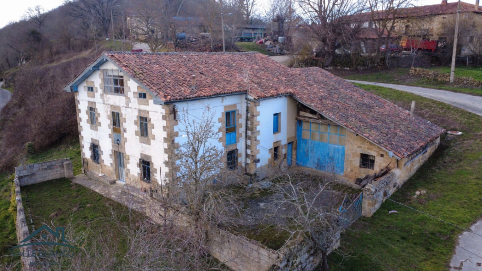 4 bedroom Finca/Country House for sale in Valle de Valdebezana - € 90,000 (Ref: 9729535)