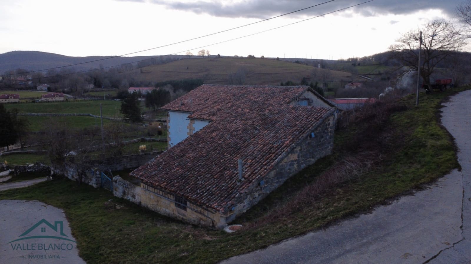 4 bedroom Finca/Country House for sale in Valle de Valdebezana - € 90,000 (Ref: 9729535)