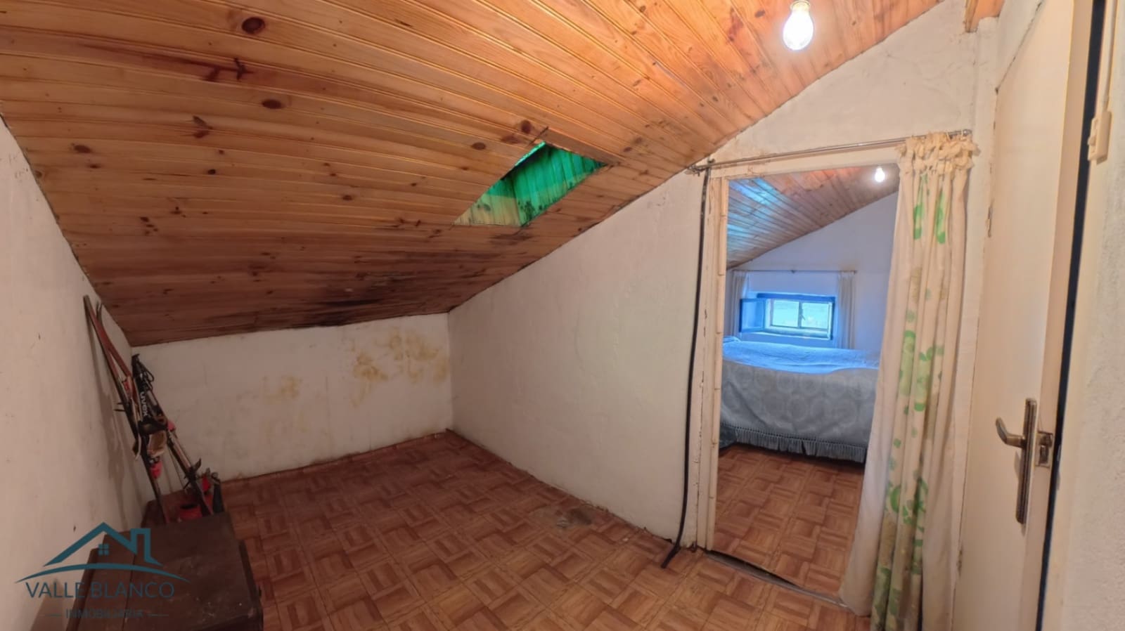 4 bedroom Finca/Country House for sale in Valle de Valdebezana - € 90,000 (Ref: 9729535)