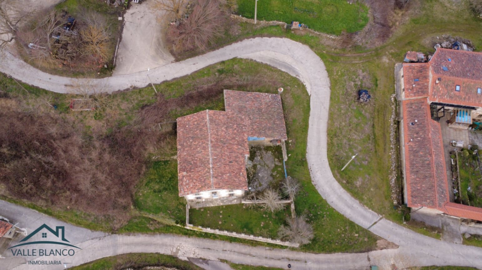 4 bedroom Finca/Country House for sale in Valle de Valdebezana - € 90,000 (Ref: 9729535)