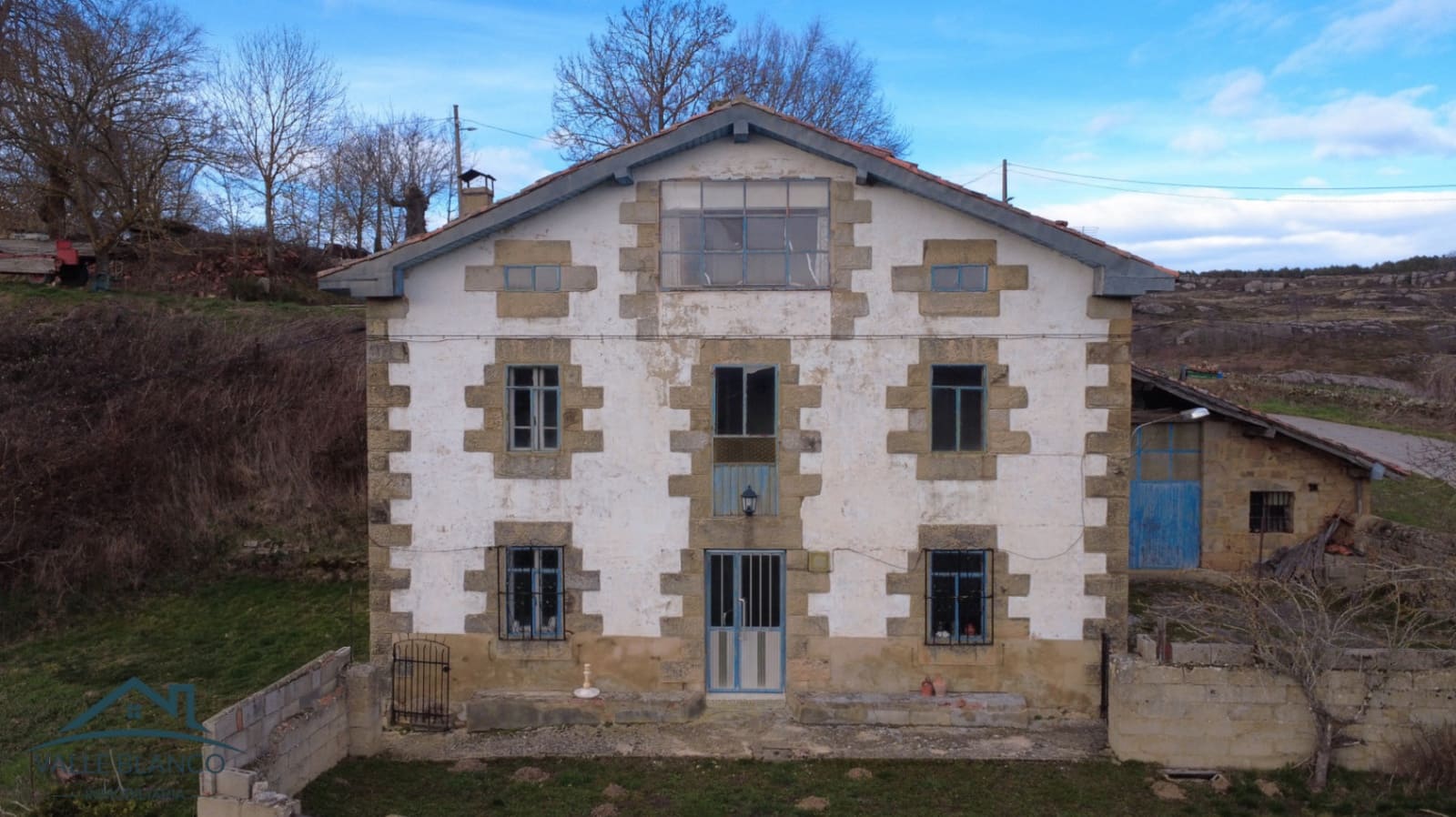 4 bedroom Finca/Country House for sale in Valle de Valdebezana - € 90,000 (Ref: 9729535)