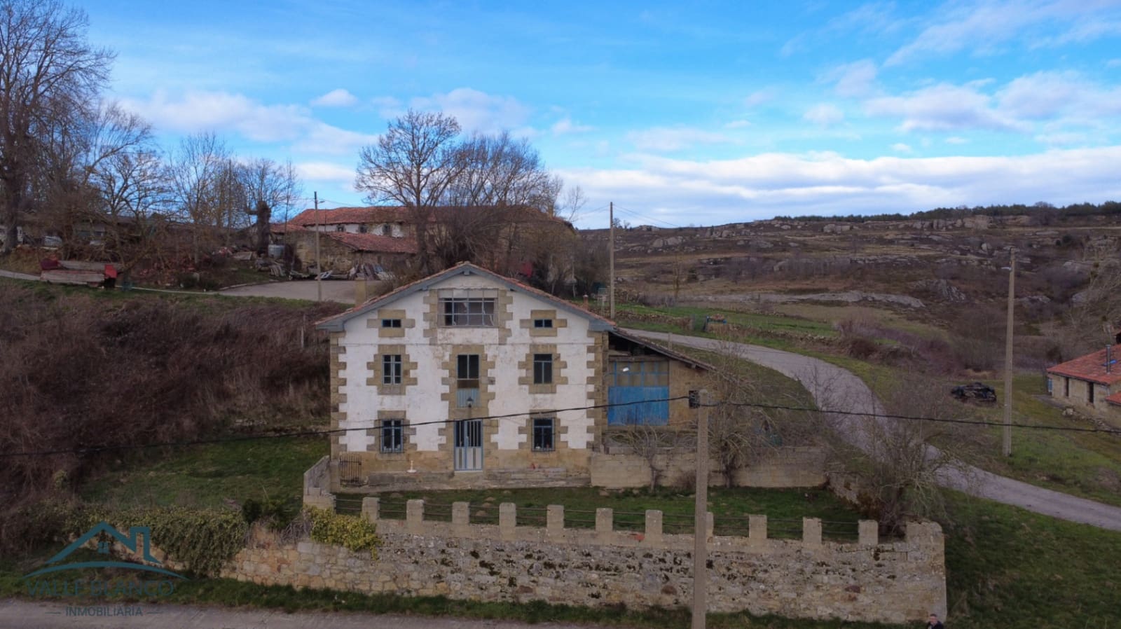 4 bedroom Finca/Country House for sale in Valle de Valdebezana - € 90,000 (Ref: 9729535)