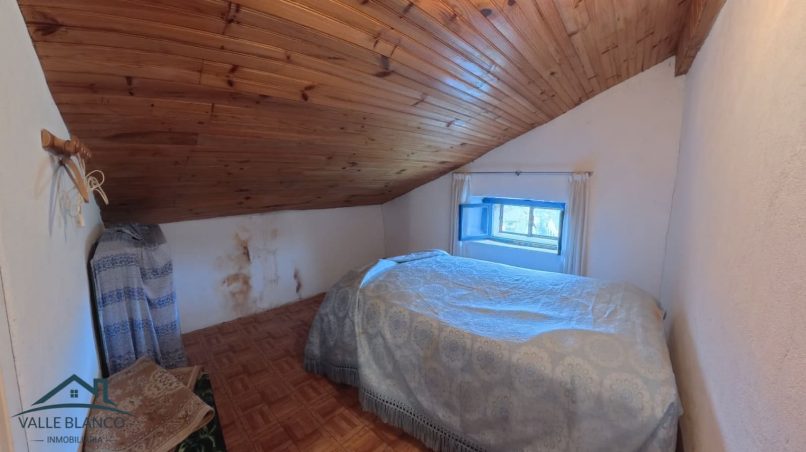 4 bedroom Finca/Country House for sale in Valle de Valdebezana - € 90,000 (Ref: 9729535)