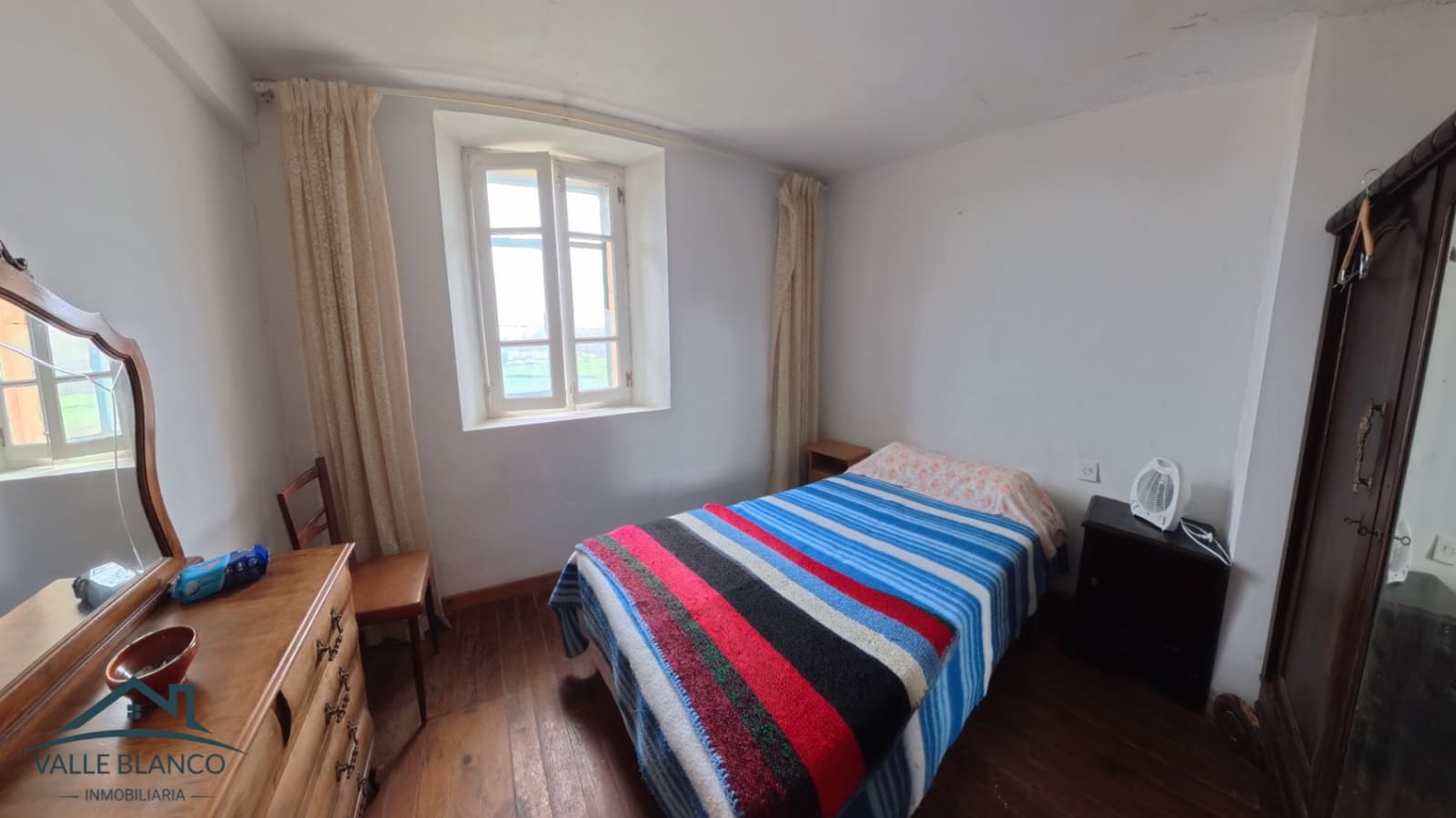 4 bedroom Finca/Country House for sale in Valle de Valdebezana - € 90,000 (Ref: 9729535)