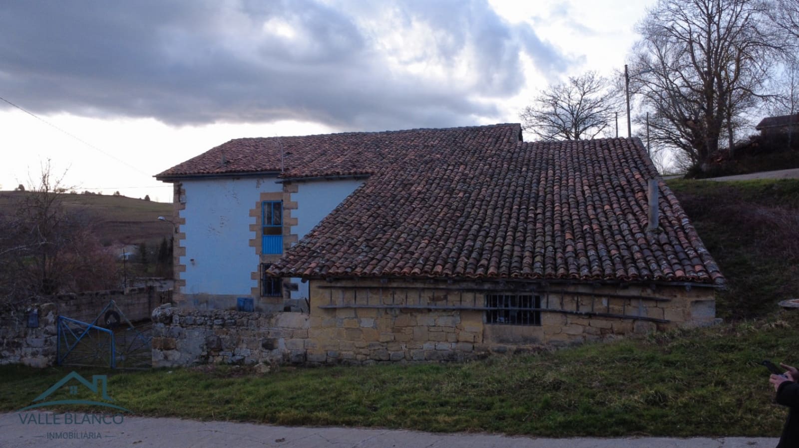4 bedroom Finca/Country House for sale in Valle de Valdebezana - € 90,000 (Ref: 9729535)