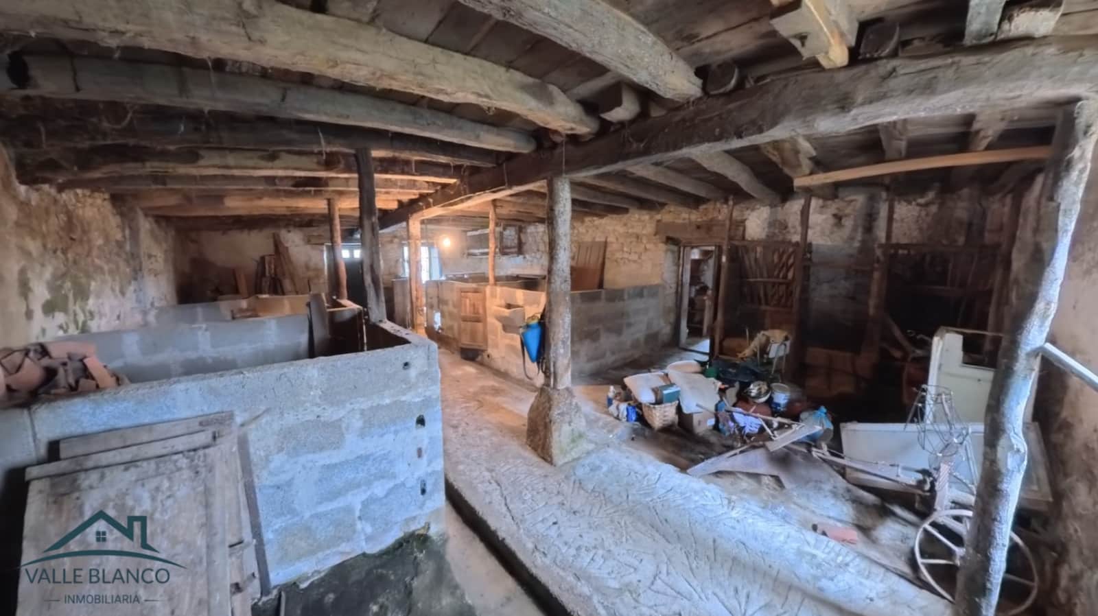 4 bedroom Finca/Country House for sale in Valle de Valdebezana - € 90,000 (Ref: 9729535)