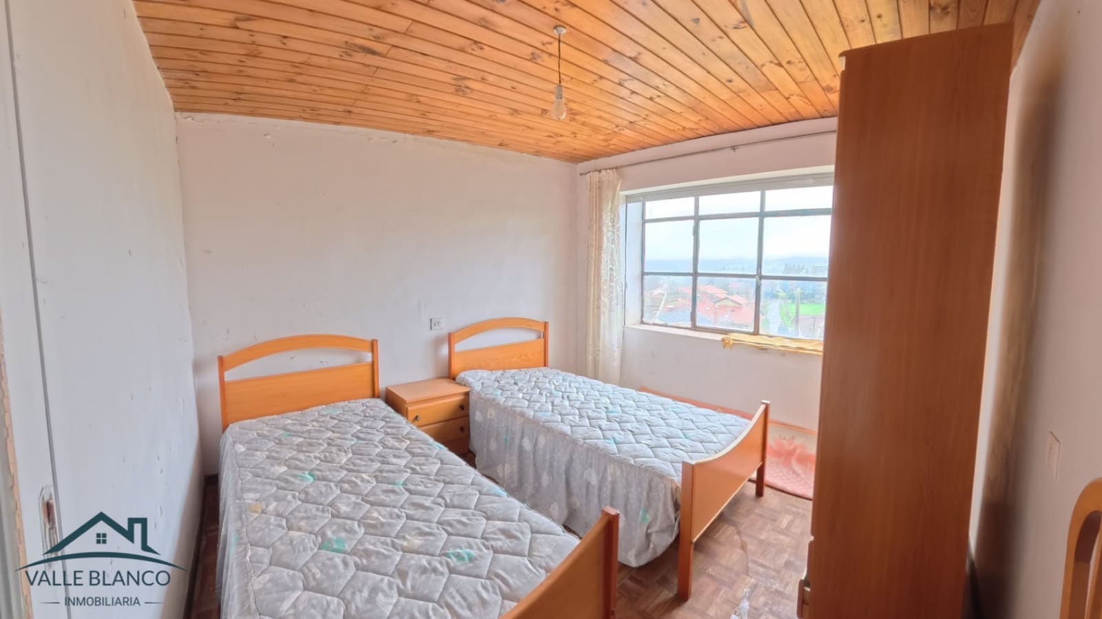 4 bedroom Finca/Country House for sale in Valle de Valdebezana - € 90,000 (Ref: 9729535)