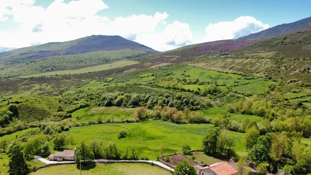 Tomt till salu i Hermandad de Campoo de Suso - 30 000 € (Ref: 9800073)