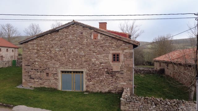 4 bedroom Townhouse for sale in Hermandad de Campoo de Suso - € 72,000 (Ref: 9800075)