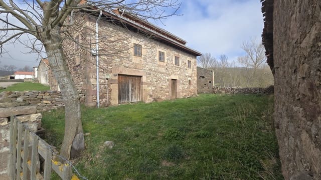 4 bedroom Townhouse for sale in Hermandad de Campoo de Suso - € 72,000 (Ref: 9800075)