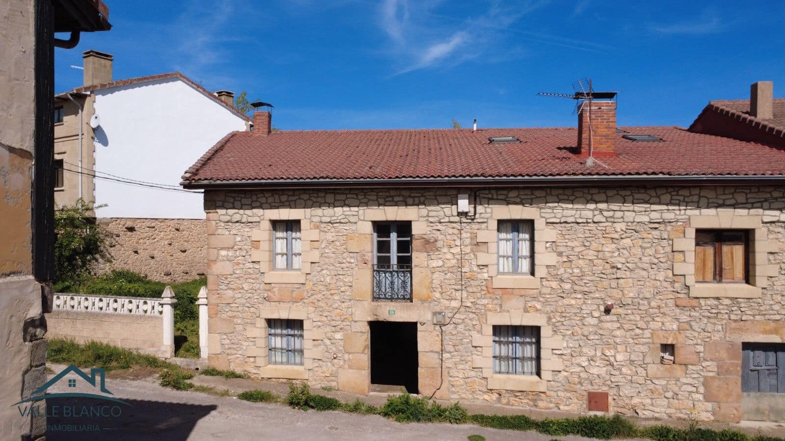 Casa de 3 habitaciones en Valderredible en venta - 125.000 € (Ref: 9819811)