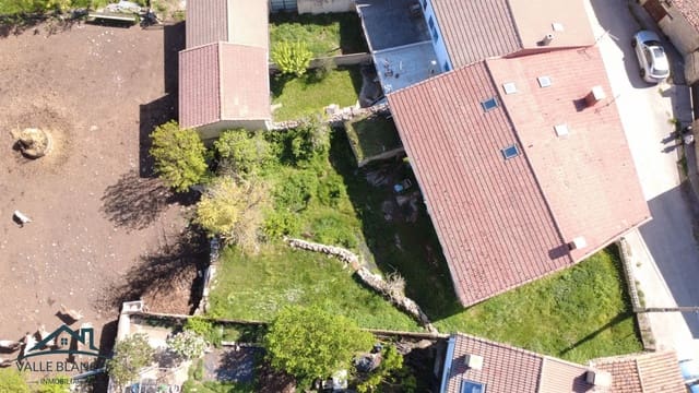 Casa de 3 habitaciones en Valderredible en venta - 125.000 € (Ref: 9819811)