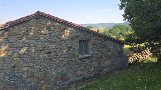 Finca/Casa Rural de 4 habitaciones en Valle de Valdebezana en venta - 135.000 € (Ref: 9979415)