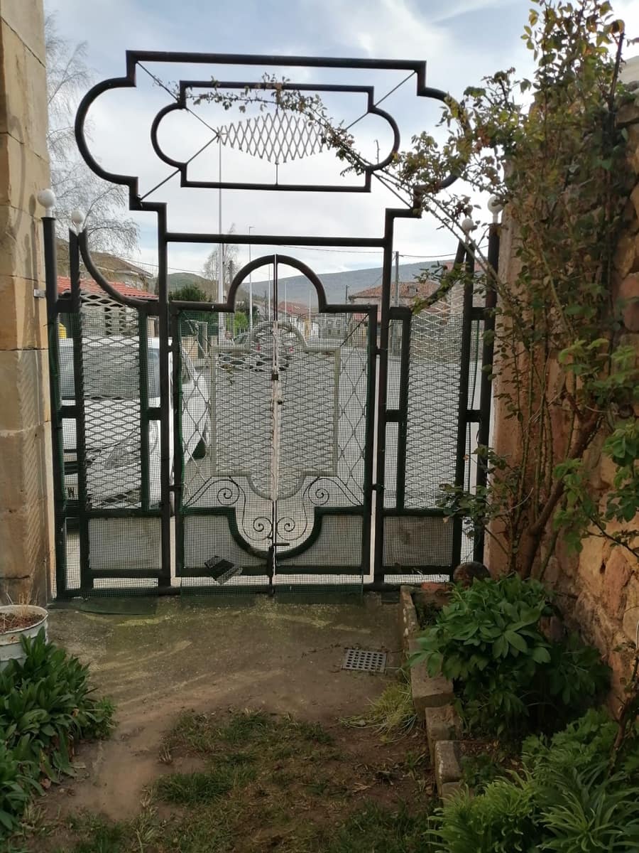 5 sypialnia Finka/Dom wiejski na sprzedaż w Campoo de Enmedio - 139 000 € (Ref: 9979416)