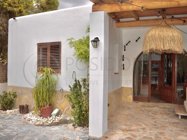 6 soverom Villa til salgs i Sant Antoni de Portmany med svømmebasseng garasje - € 1 200 000 (Ref: 10174548)
