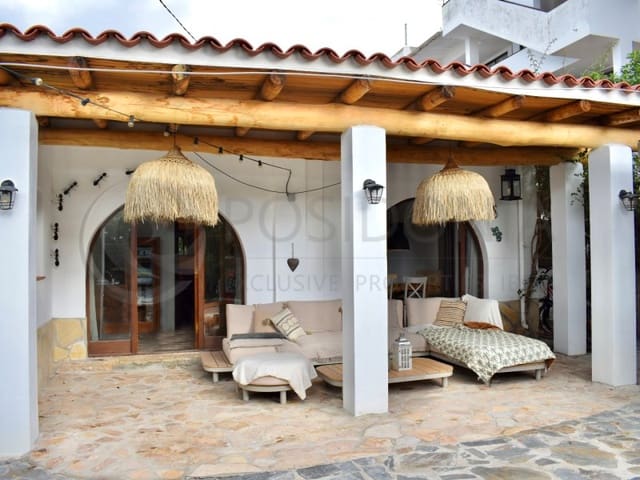 6 soverom Villa til salgs i Sant Antoni de Portmany med svømmebasseng garasje - € 1 200 000 (Ref: 10174548)