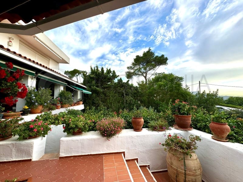 3 soveværelse Villa til salg i Cala Gracio med garage - € 3.500.000 (Ref: 9017127)