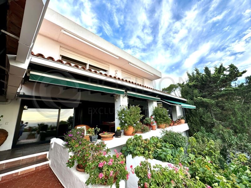 3 soveværelse Villa til salg i Cala Gracio med garage - € 3.500.000 (Ref: 9017127)